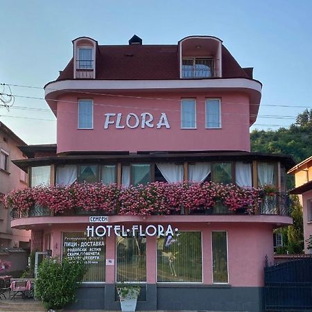 Family Hotel Flora Darıdere Dış mekan fotoğraf