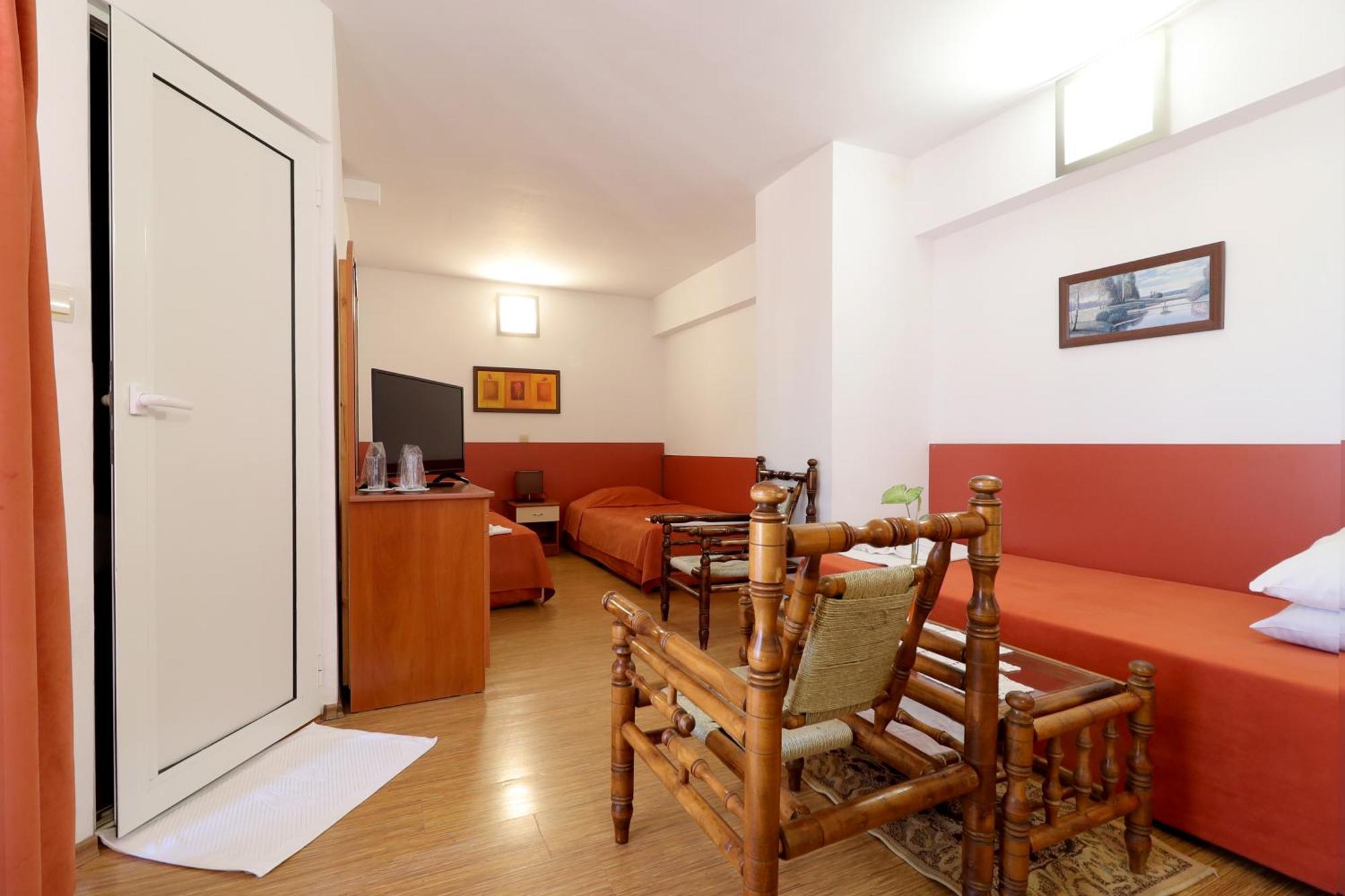 Family Hotel Flora Darıdere Dış mekan fotoğraf